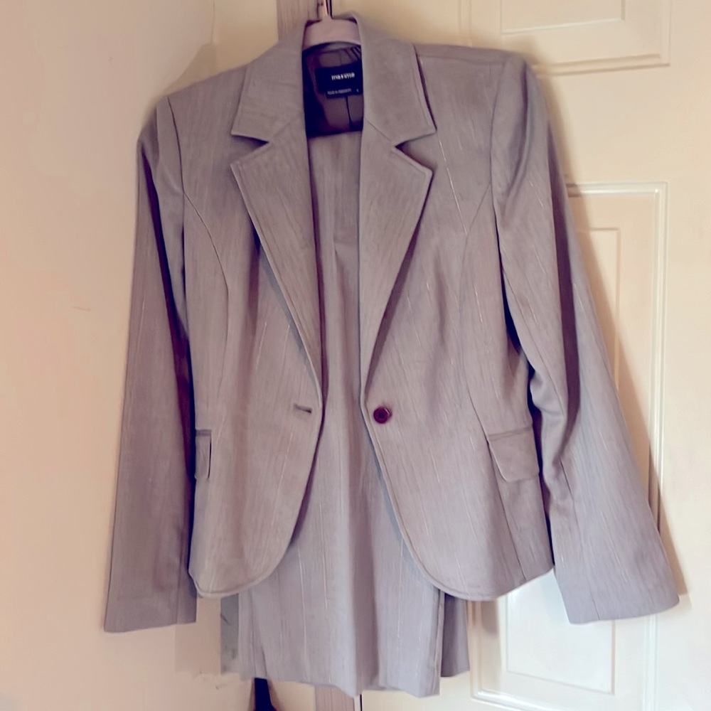Women pants suit